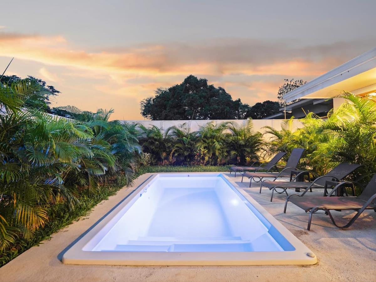The Black Pearl - AC with a private pool