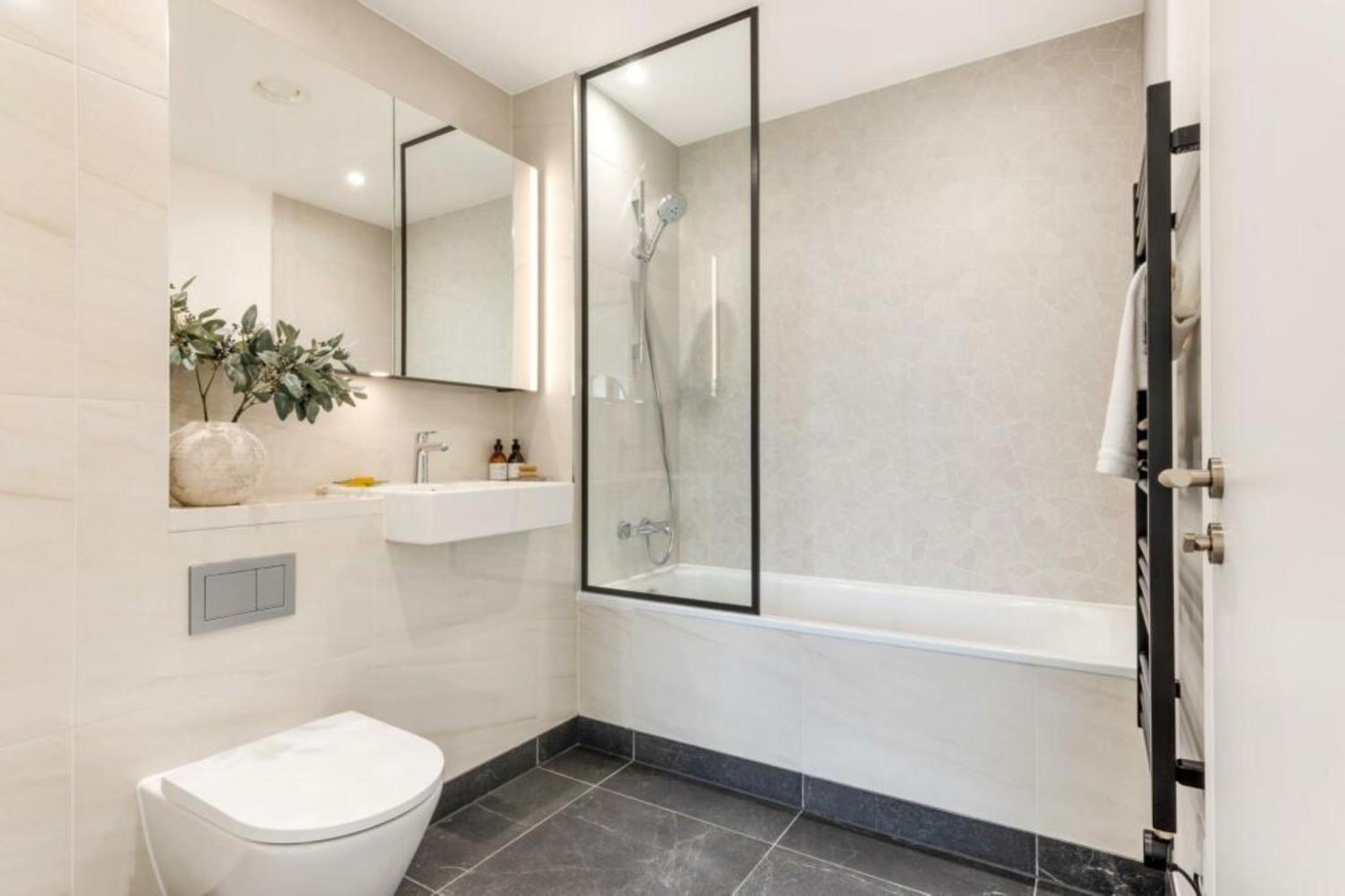 LARGE PENTHOUSE CANARY WHARF BY THE RIVER SLEEPS 6
