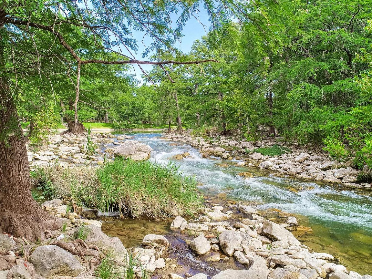 AG 303 Gruene Penthaus Retreat view 4