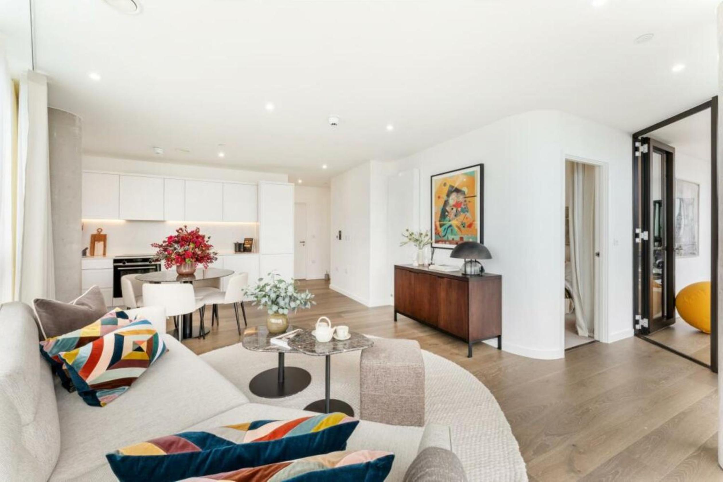 LARGE PENTHOUSE CANARY WHARF BY THE RIVER SLEEPS 6