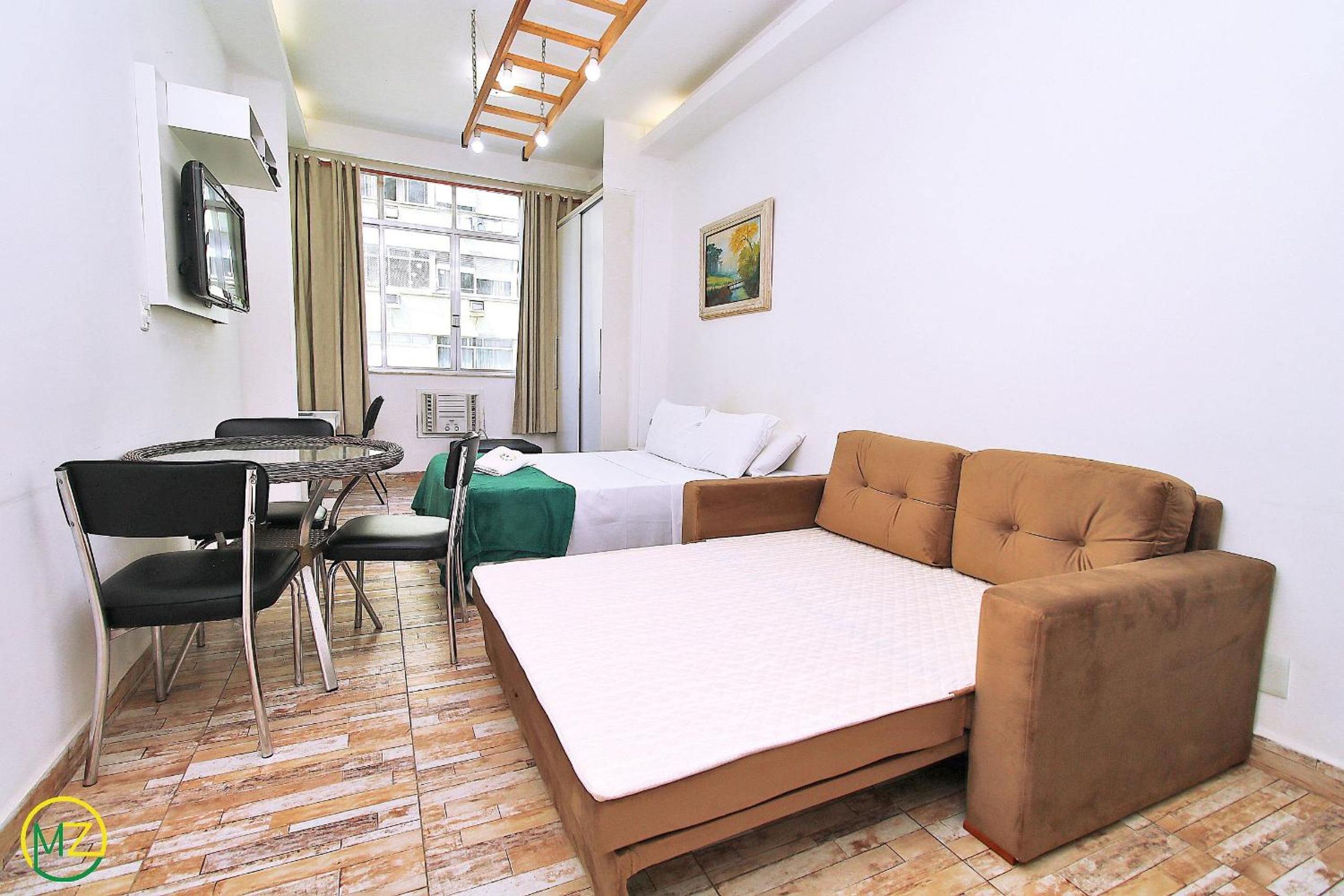 Studio for 4 people with sea view in Copacabana