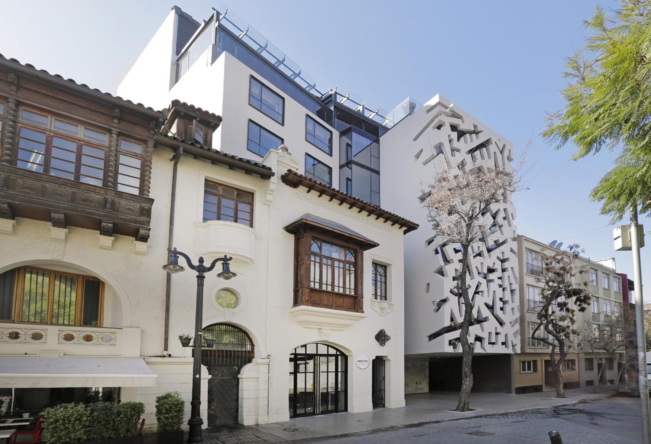 Hotel Cumbres Lastarria - Image 1