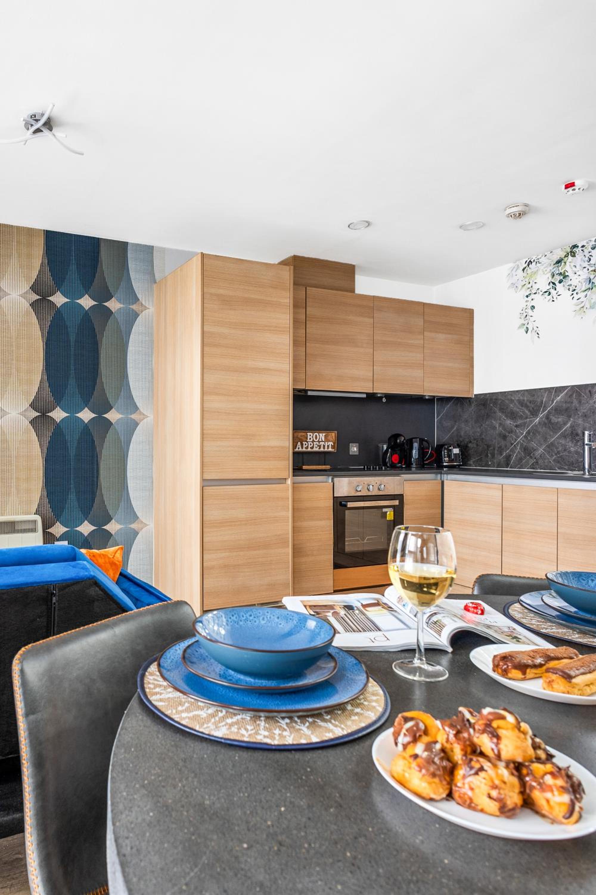 Bullring Lux Suite, New Street Free Netflix - Free Secure Parking- Sleeps 6 view 4