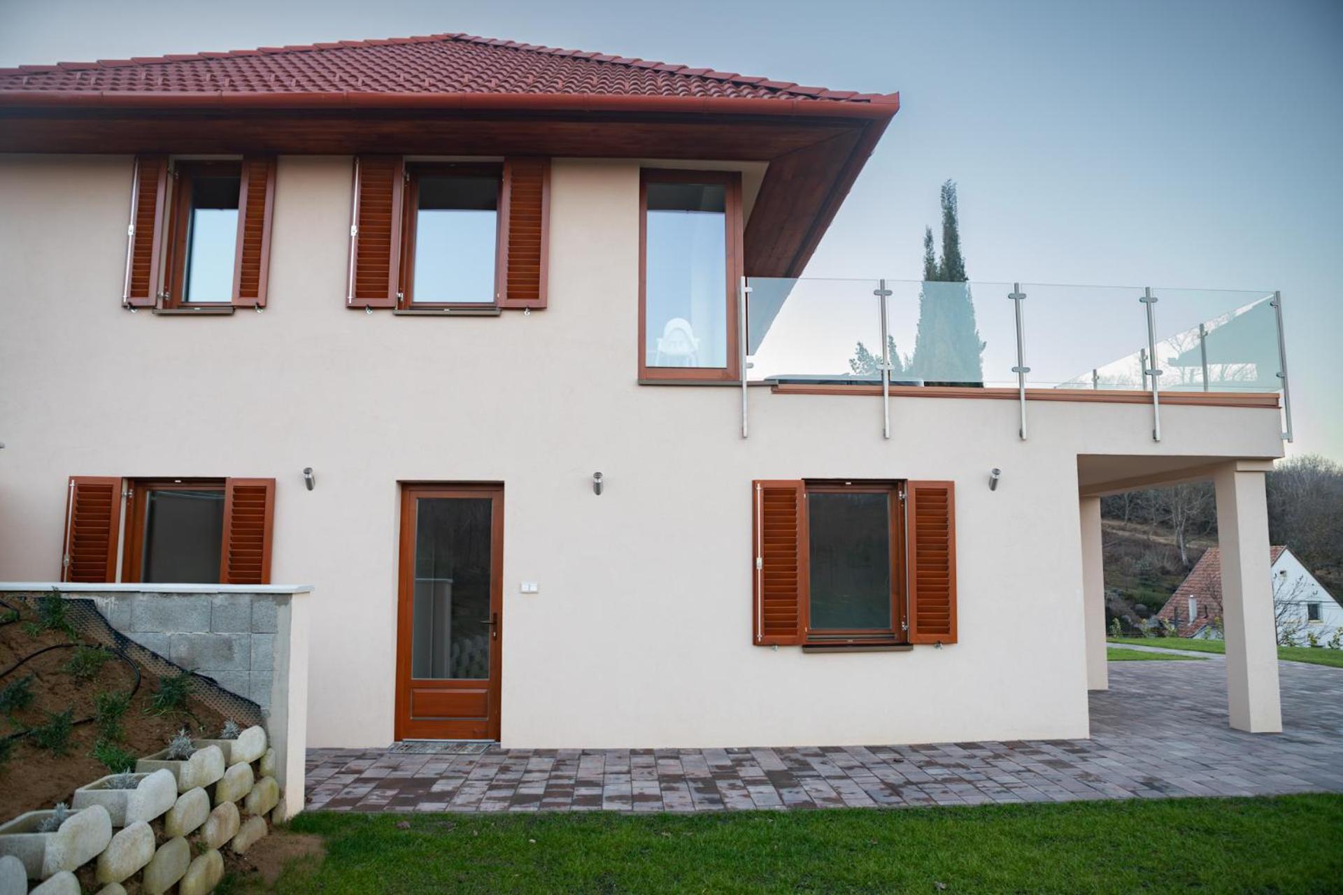 Lila akác vendégház