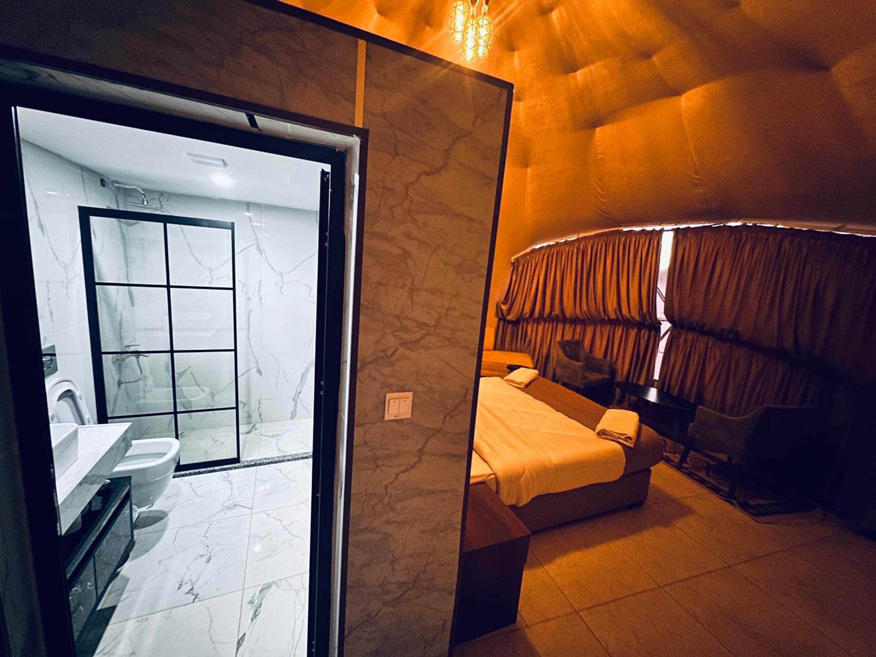 Rum Four Seasons luxury Camp & Jeep Tours view 3