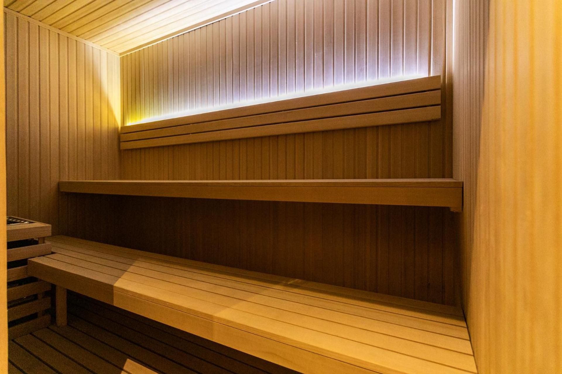 Deco Armani Stunning Studio