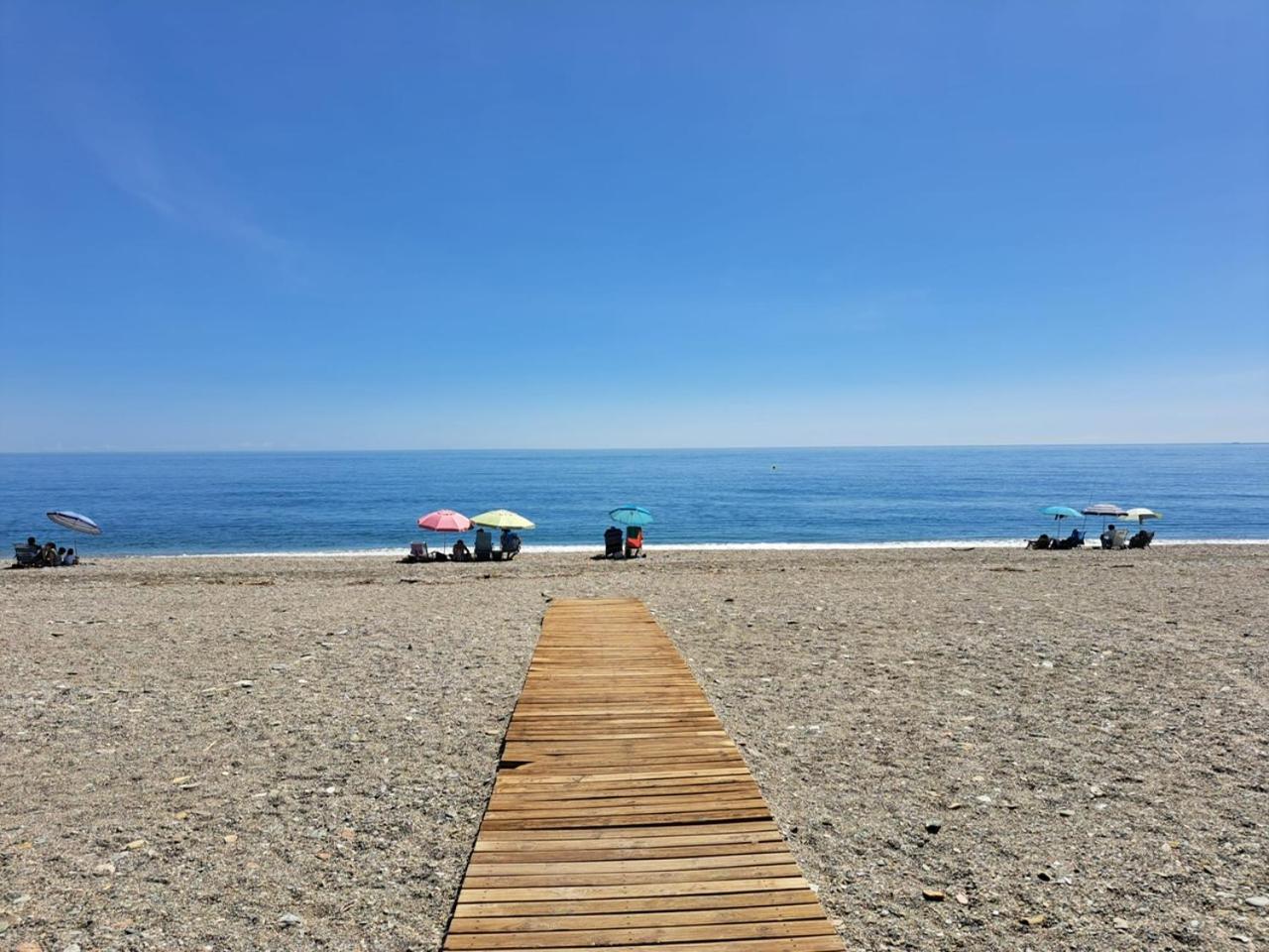 Al Monacar vistas al mar, parking, aire acondicionado y wifi view 4