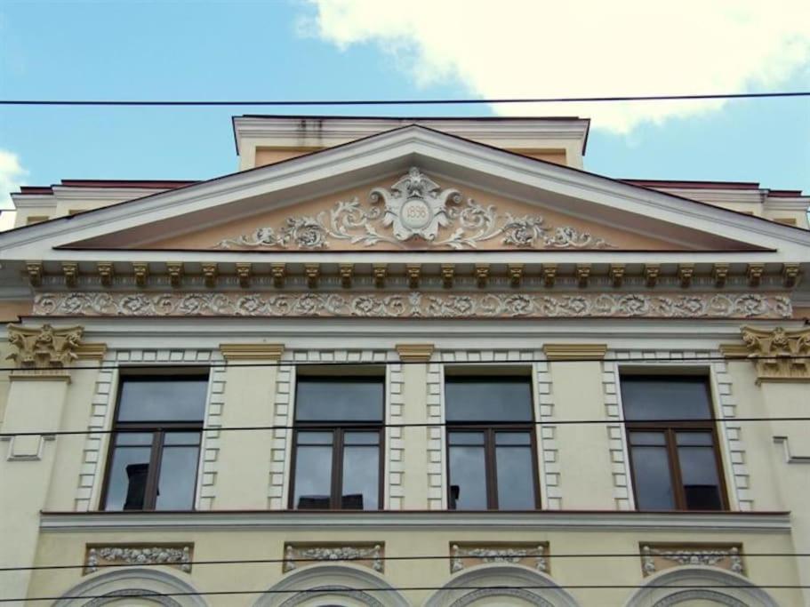 Old Town Luxury and Spacious Apartment (155 m2). 3 bedrooms. FREE parking view 3