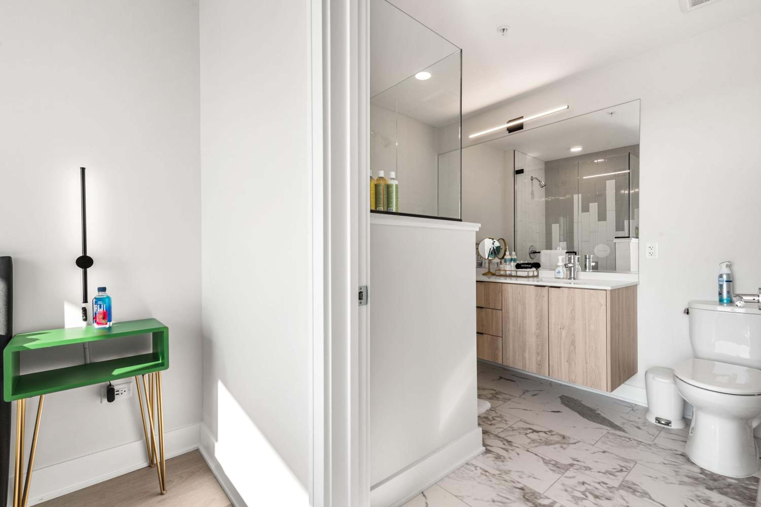Avra Stylish Apartments Prime West Loop Location Near Union Park