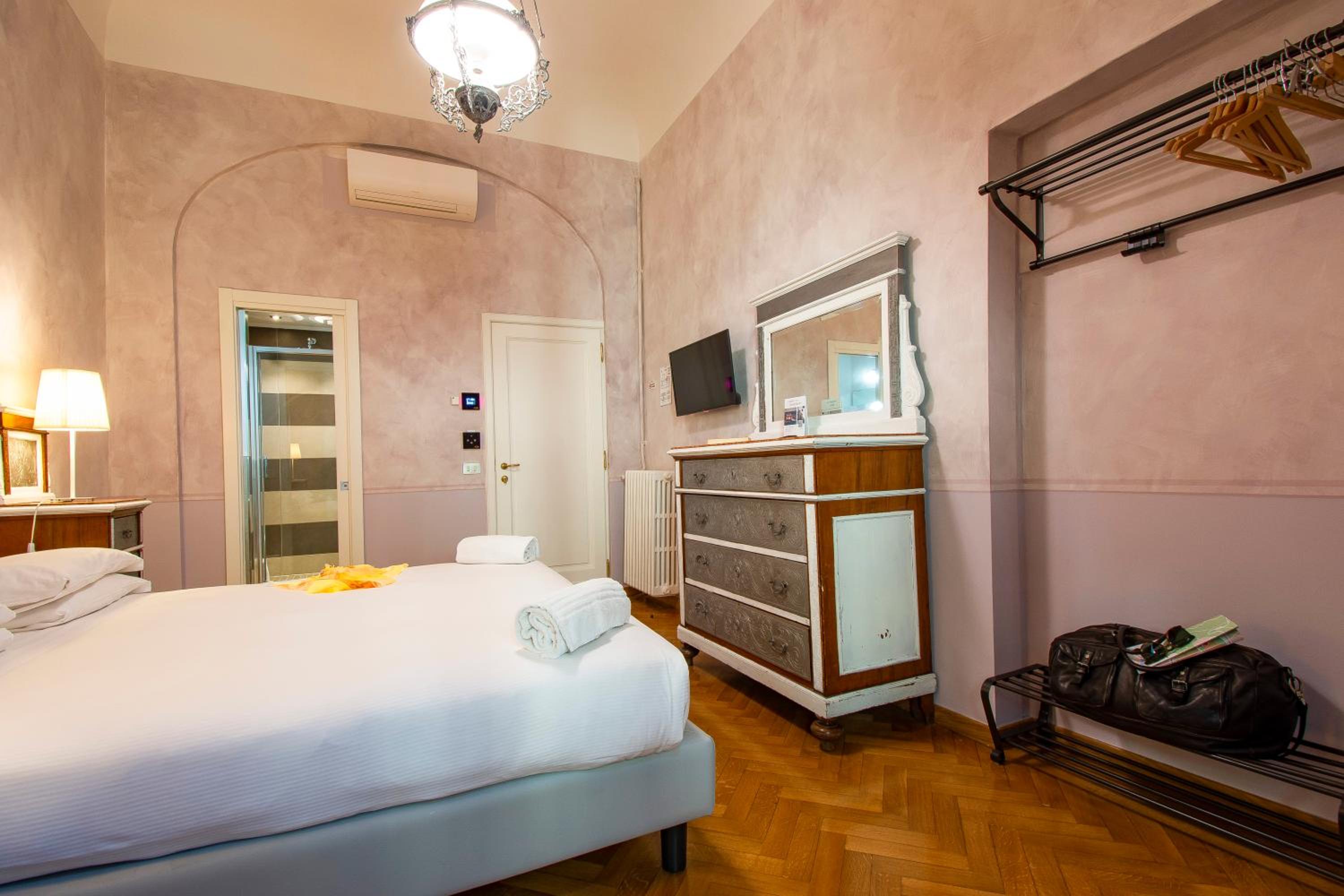 N4U Guest House Florence