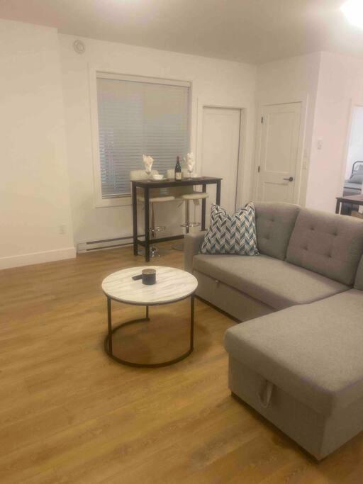 Hollywood North Ft Langley Suite