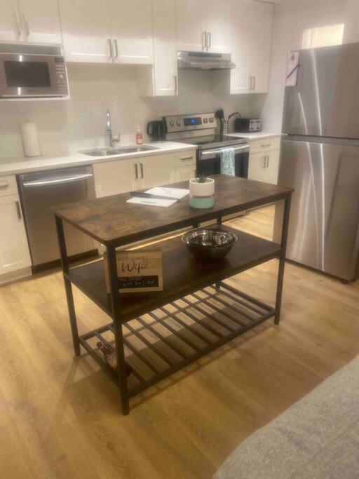 Hollywood North Ft Langley Suite