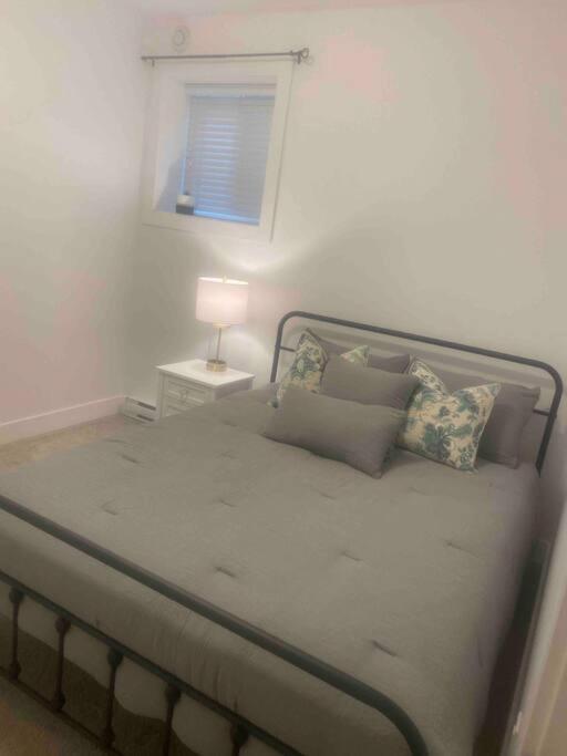 Hollywood North Ft Langley Suite