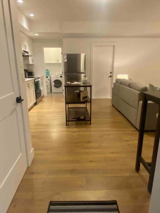Hollywood North Ft Langley Suite