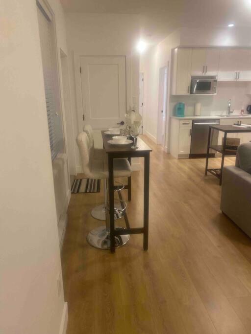 Hollywood North Ft Langley Suite