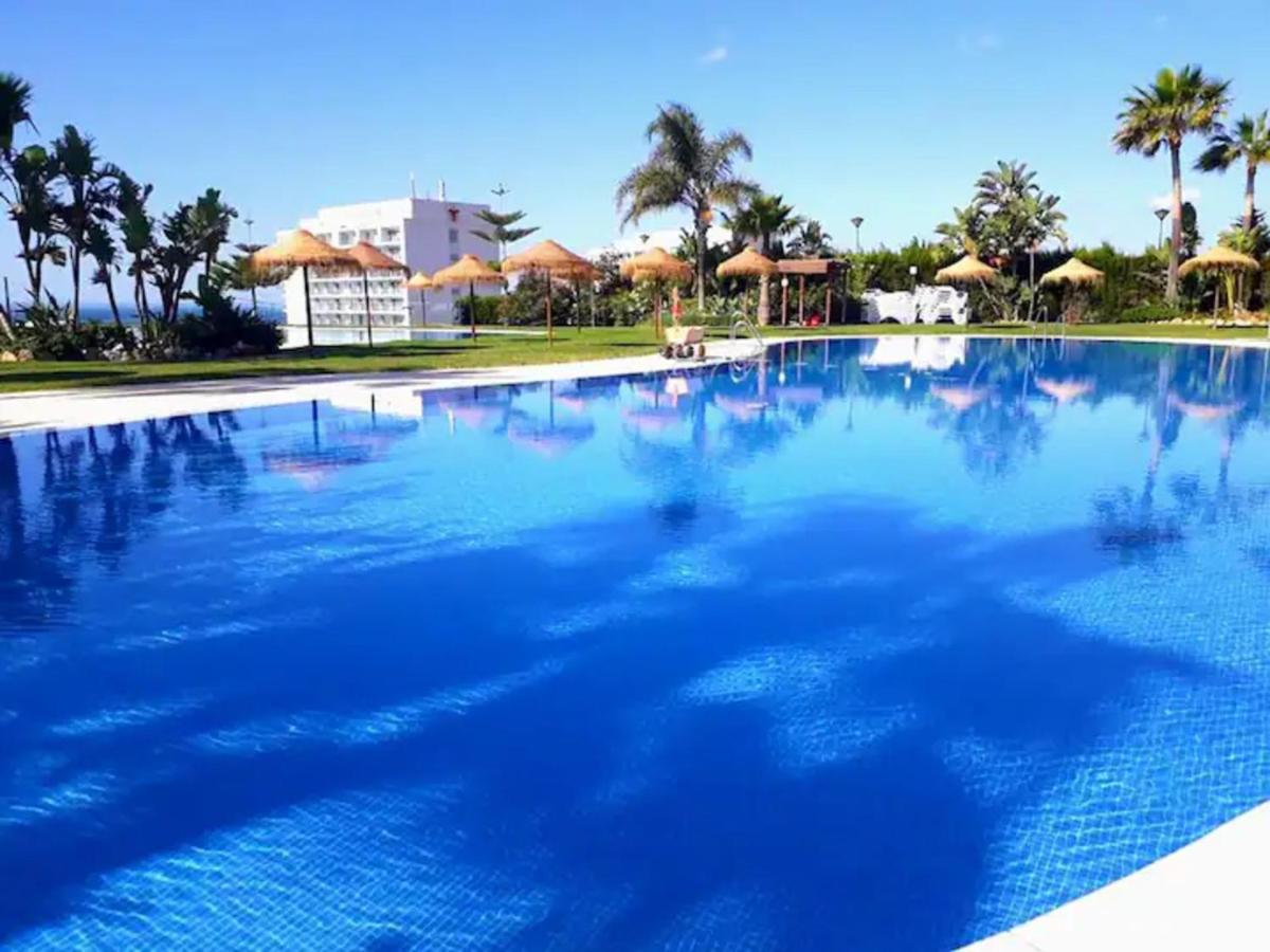 Beachfront Complex El Coloso views,pools,parking Benalmadena Costa
