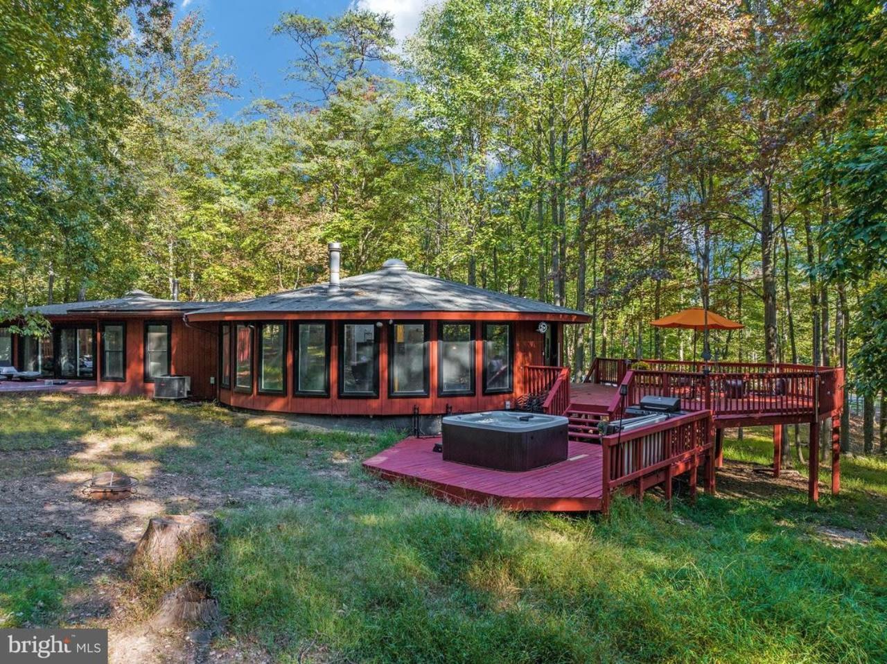 Hotel Modern Wooded Oasis w Hot Tub, WiFi, Grill, & Dome - Image 1