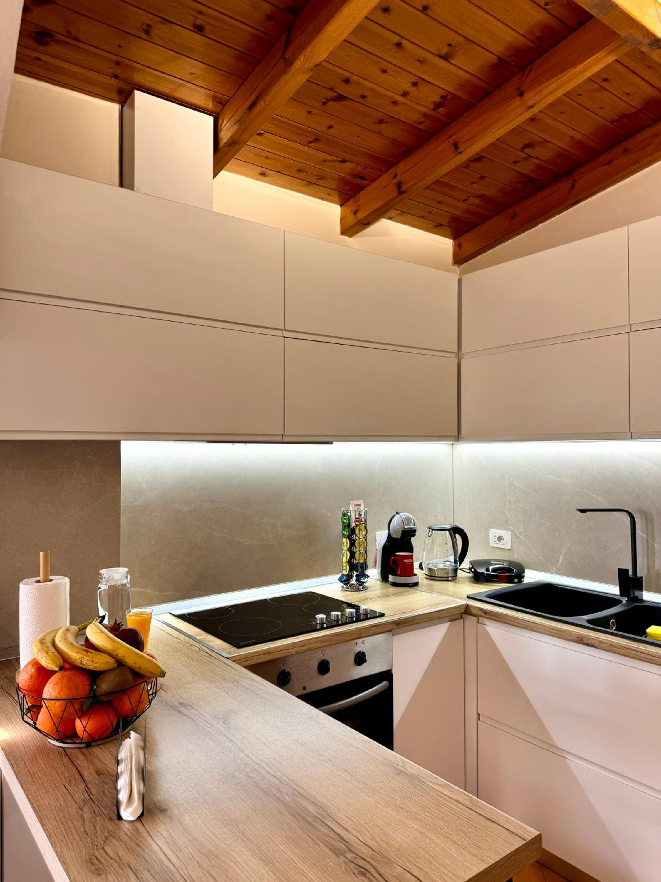 SkyView Oasis Premium Apartment