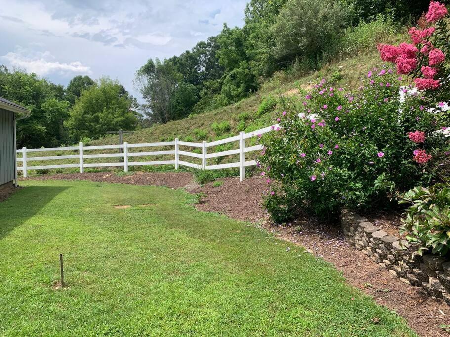 Full Access to our Farm & Petting ZOO + Hot Tub! view 3