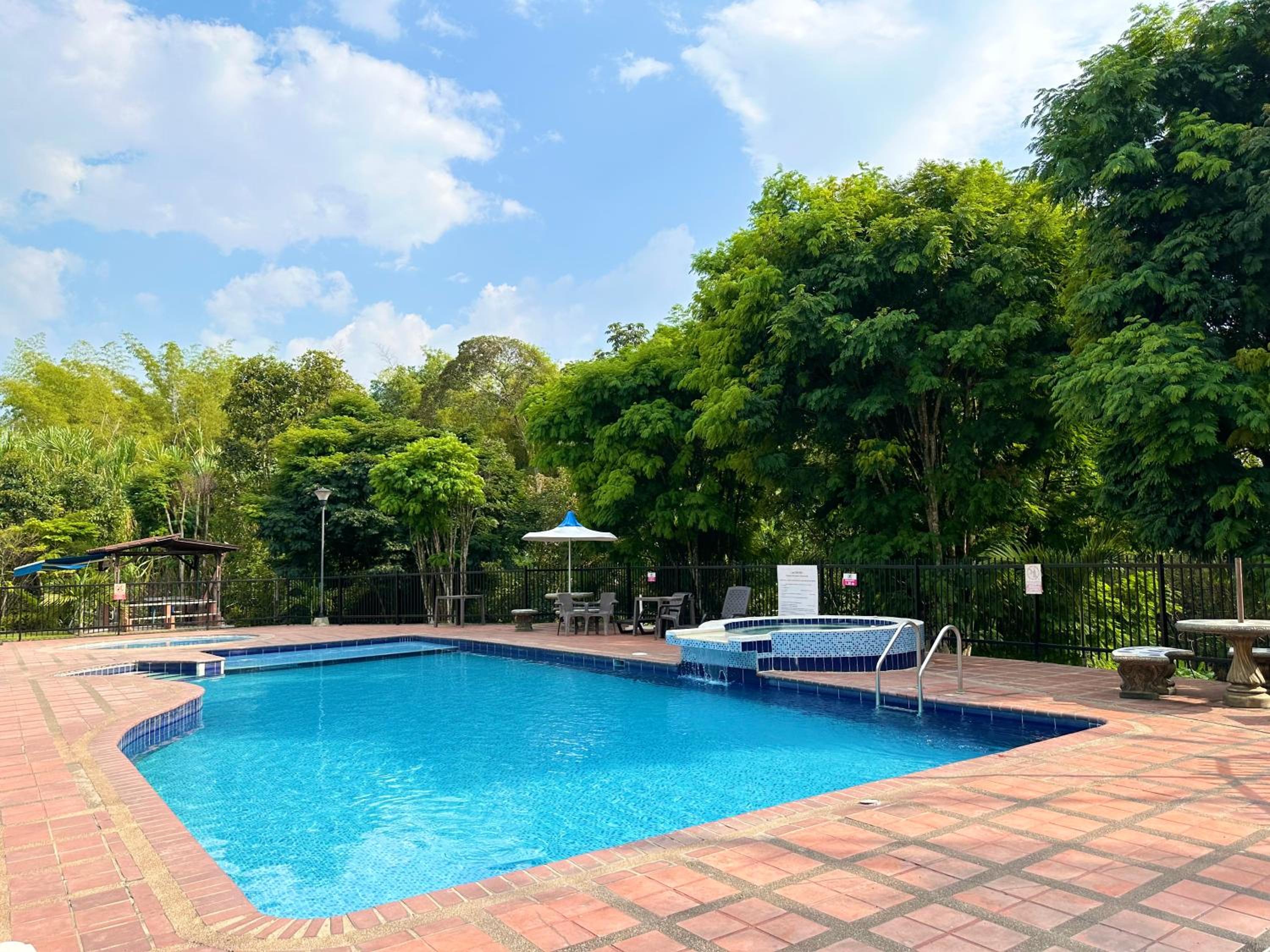 Hermosa Casa En Pereira Con Piscina