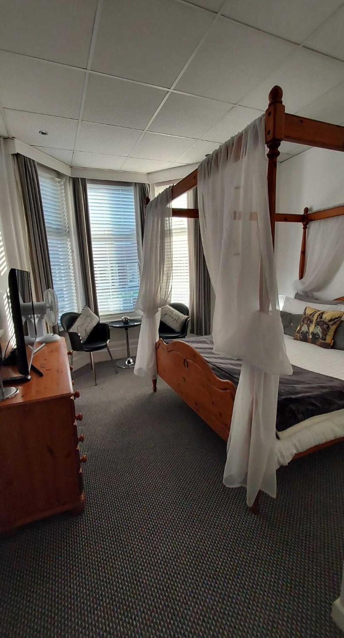 Rock Dene Hotel