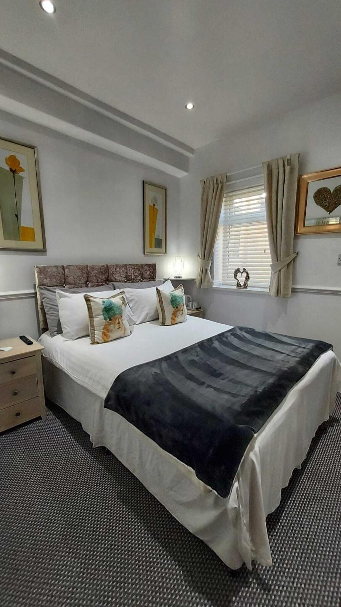 Rock Dene Hotel