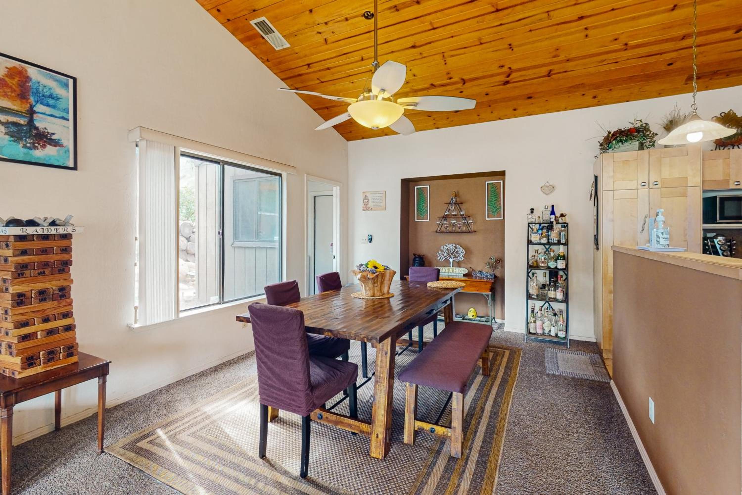3BR Secluded and Well-Stocked Riverside Home with AC