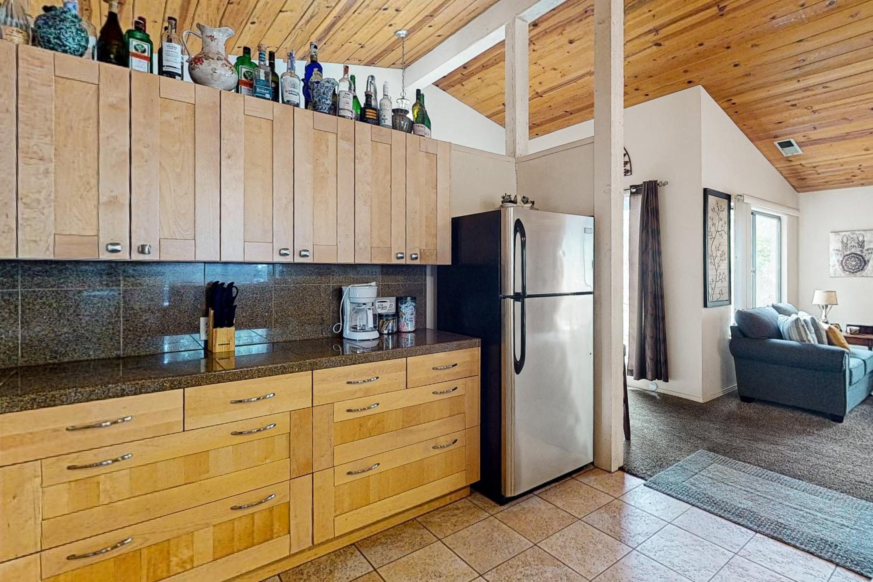 3BR Secluded and Well-Stocked Riverside Home with AC