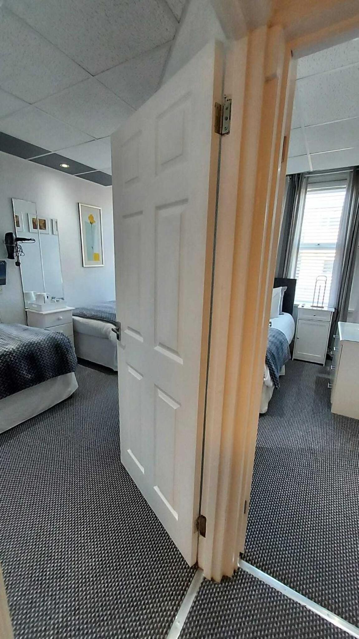 Rock Dene Hotel