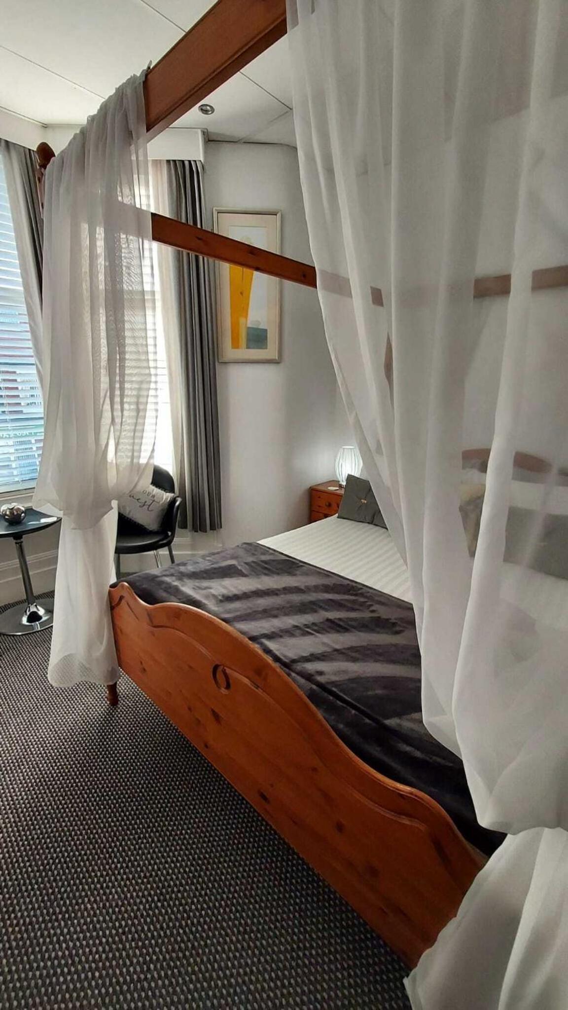 Rock Dene Hotel