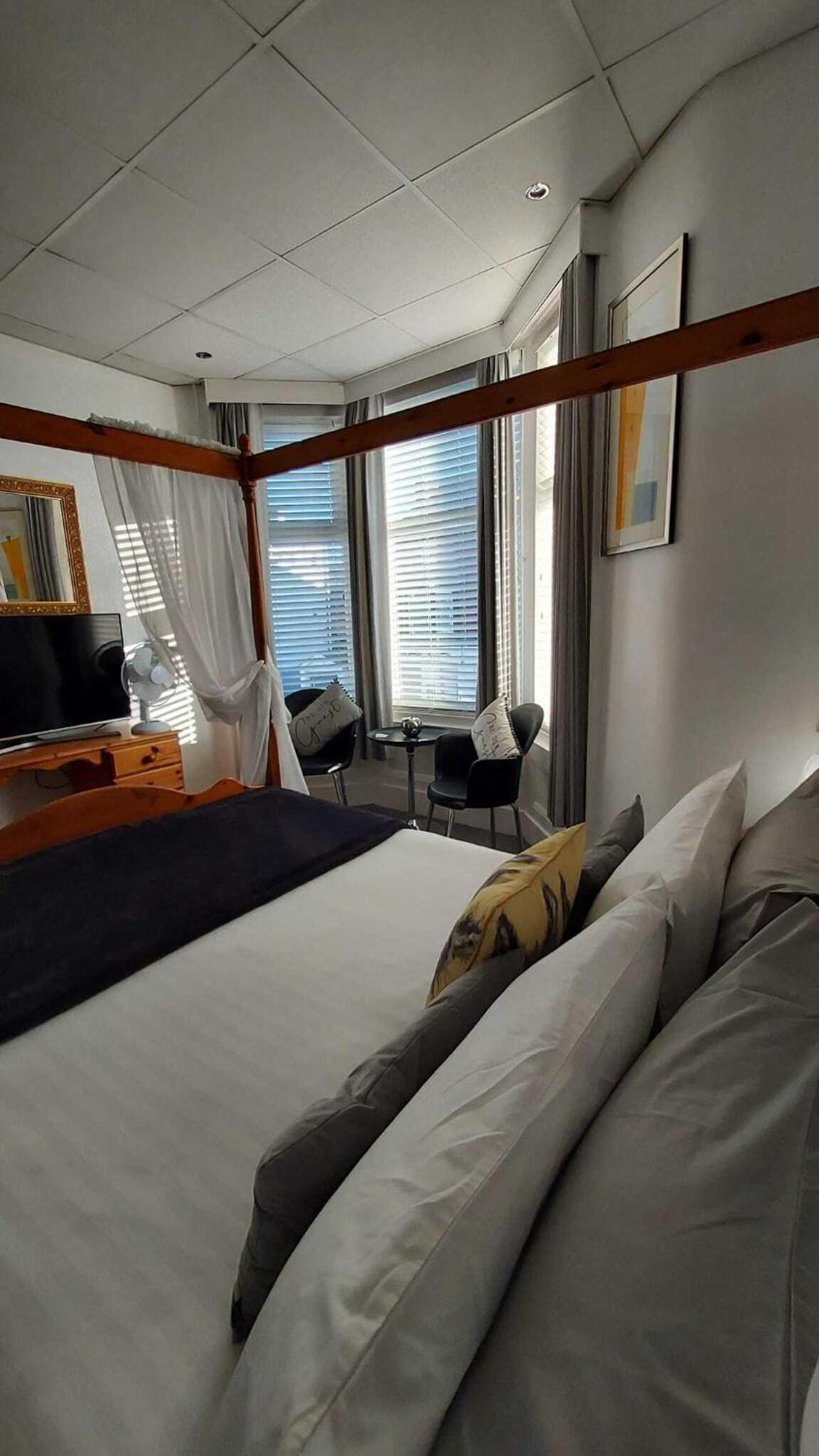 Rock Dene Hotel