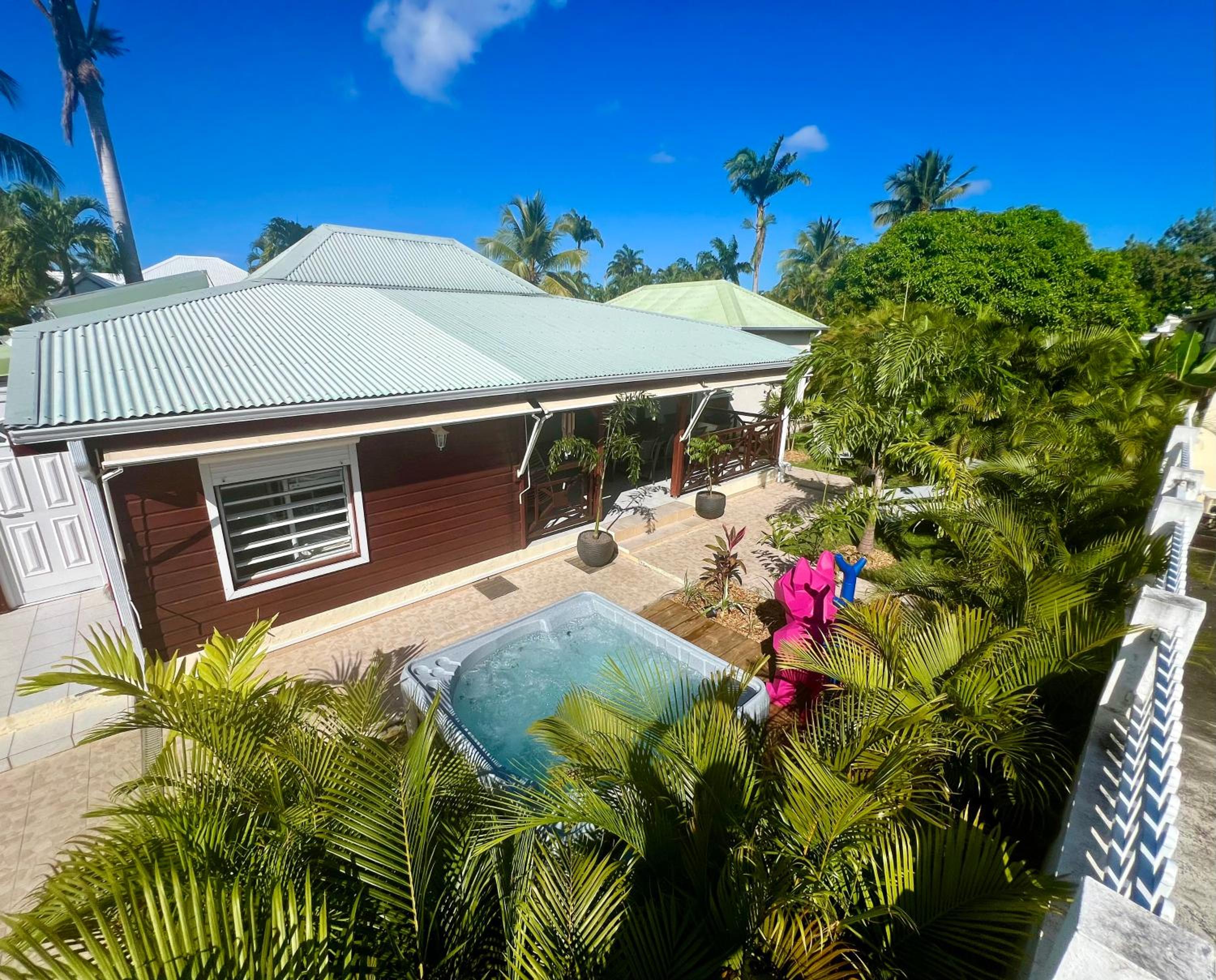 Villa Simeon SAINT FRANCOIS AVEC PISCINE PRIVEE ET JACUZZI Proche plage view 4