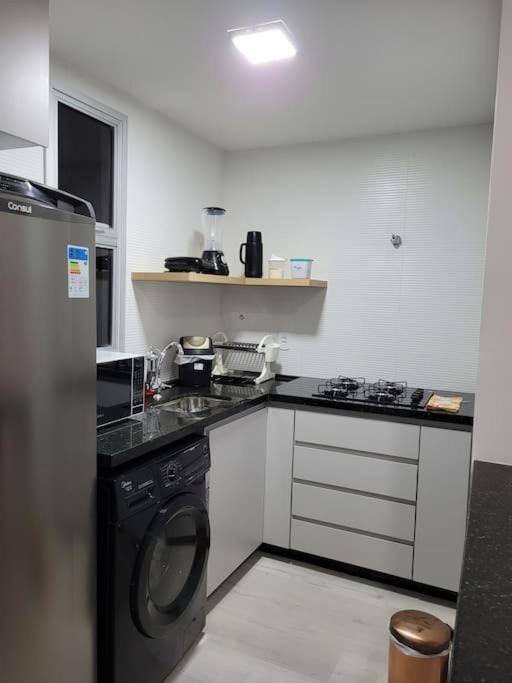 Flat recém-reformado e bem localizado