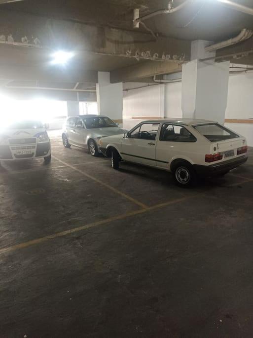 Flat recém-reformado e bem localizado