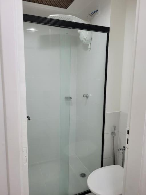 Flat recém-reformado e bem localizado