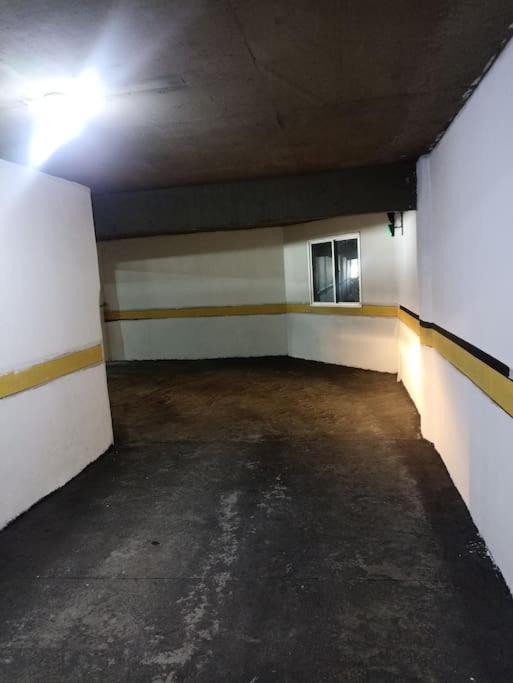 Flat recém-reformado e bem localizado