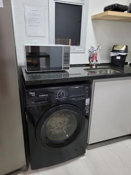 Flat recém-reformado e bem localizado
