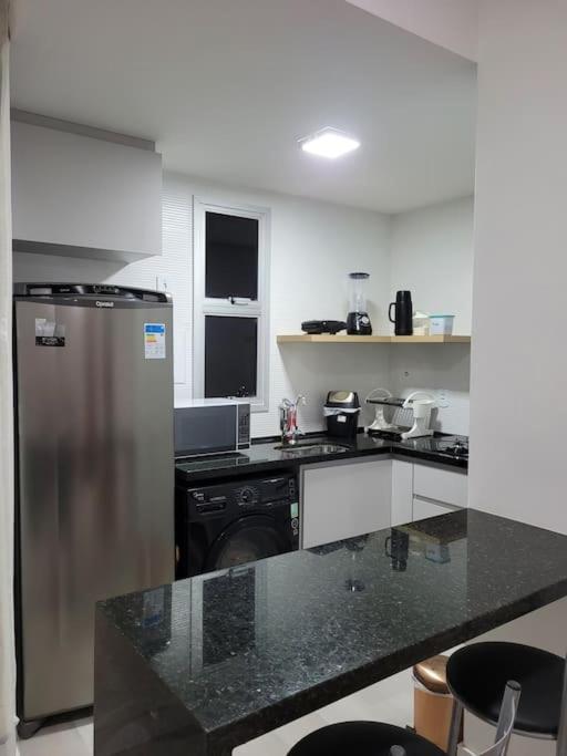 Flat recém-reformado e bem localizado