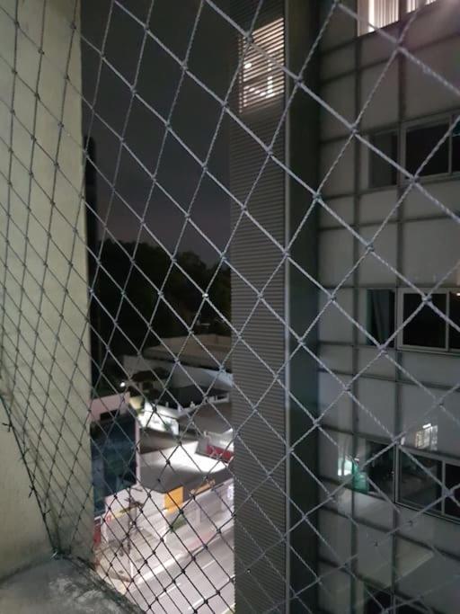 Flat recém-reformado e bem localizado