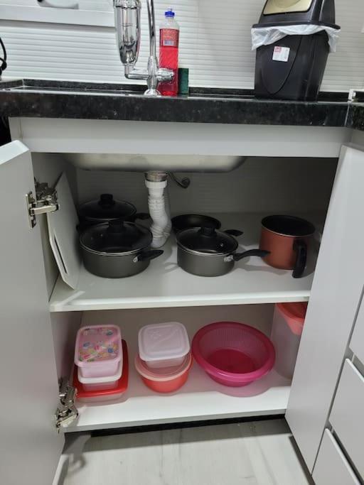 Flat recém-reformado e bem localizado
