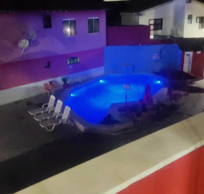 APTO 08 min a PÉ, PRAIA Taperapuan! Piscina! Churrasqueira! WI-FI, 2 Suítes Ar Condicionado! 1 Estacionamento Grátis! Cozinha Equipada