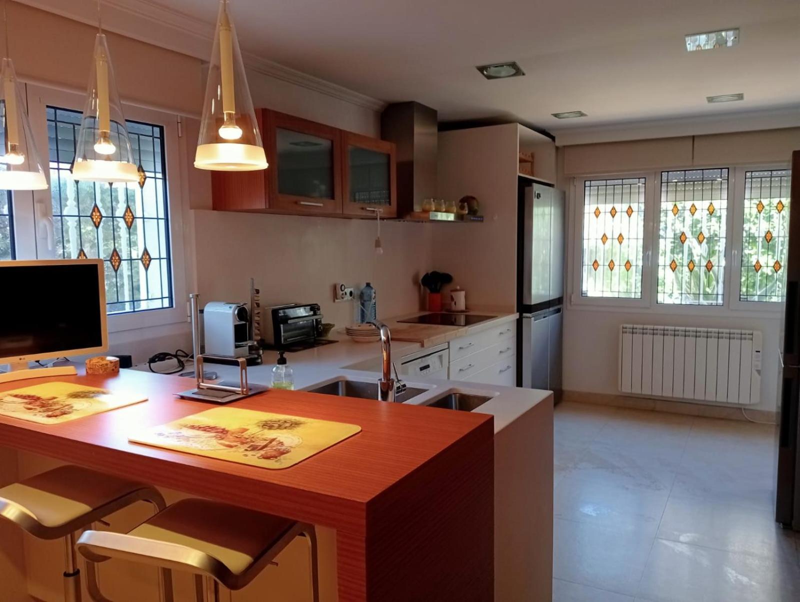 Experience Valencia Luxury Chalet Puig Val con piscina