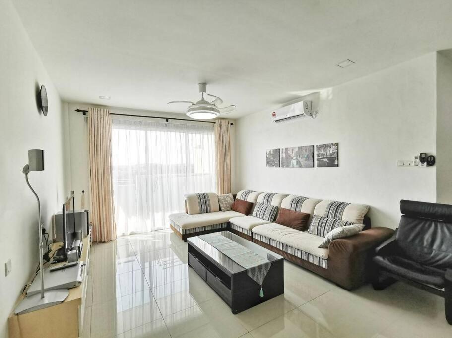 EcoPark Condominium, 5mins to airport, malls & eatery photo 5