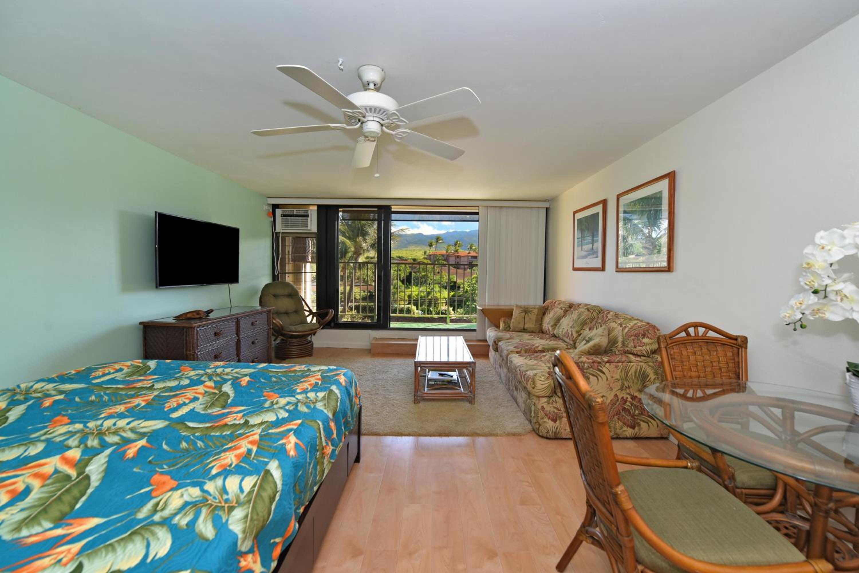 Kaleialoha 402 · KA 402 Spacious Studio Close to Ocean Heated Po view 3