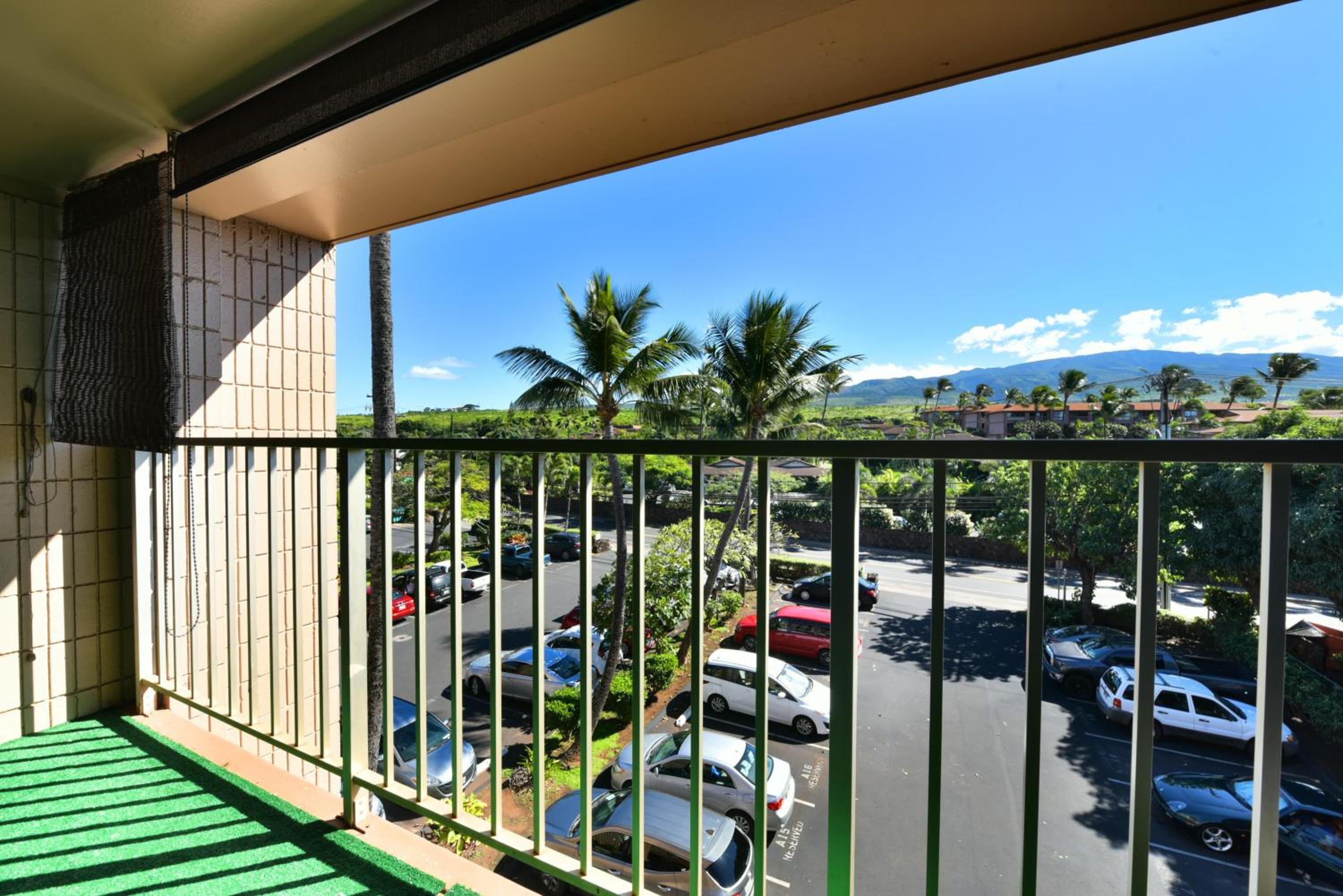 Kaleialoha 402 · KA 402 Spacious Studio Close to Ocean Heated Po view 5