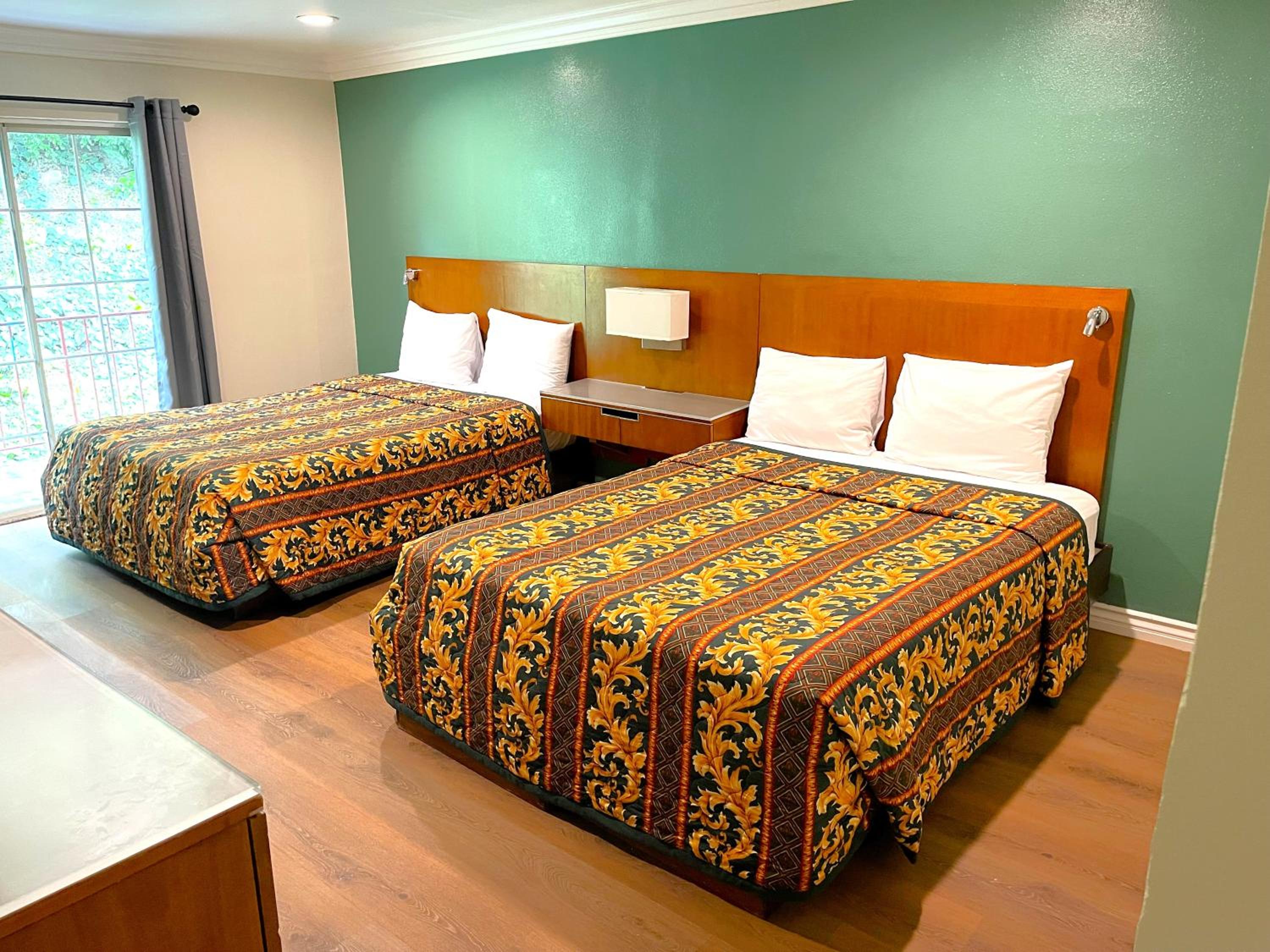 Relax Inn