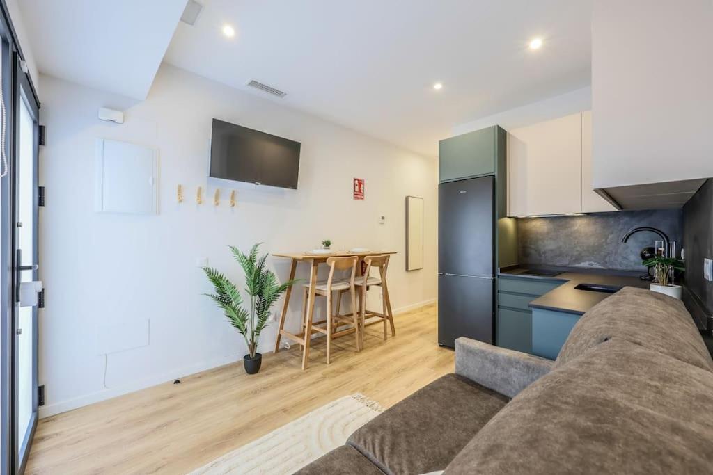 Luxe apartments Madrid Rio by RentitUP en Madrid — hotel room