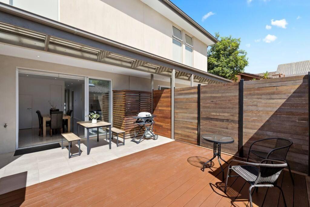 Renovated bright modern retreat