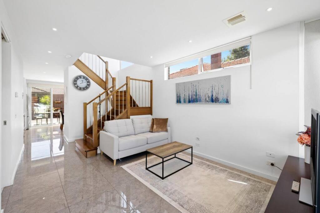 Renovated bright modern retreat