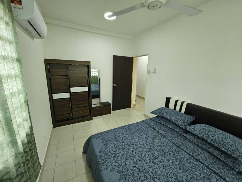 Seberang Jaya Family Pool Homestay Near Hospital 3 Bedroom Aircond 2 Bathroom & Family Room Aircond photo 7